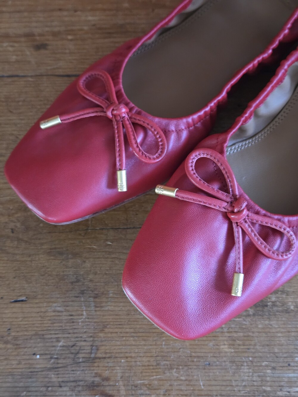 Tory Burch Red Leather Ballet Flats Square Toe Size 8M Bow Elasticated Gold Logo - Picture 11 of 16